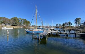 Waterfront Old Bay Cottage in Deltaville - Deltaville, Virginia