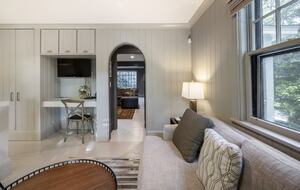 Exquisite Bedford Luxe Retreat - Bedford, New York