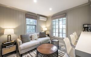 Exquisite Bedford Luxe Retreat - Bedford, New York