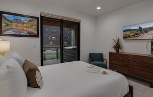 Uptown House - Moving Mountains - Steamboat Springs, Colorado