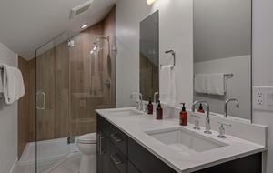 Uptown House - Moving Mountains - Steamboat Springs, Colorado