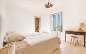 Stella del monte - Cisternino, Italy