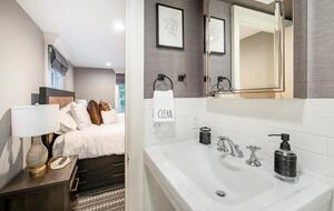 Exquisite Bedford Luxe Retreat - Bedford, New York