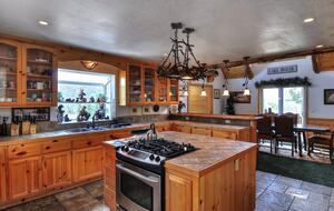 Mighty Bear Manor - Big Bear Lake, California