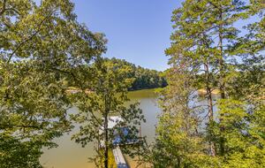 Water's Edge Lake House - Gainesville, Georgia