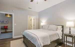 Water's Edge Lake House - Gainesville, Georgia