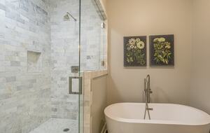 Water's Edge Lake House - Gainesville, Georgia