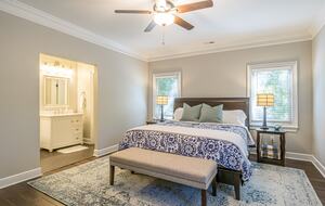 Water's Edge Lake House - Gainesville, Georgia