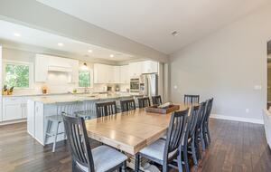 Water's Edge Lake House - Gainesville, Georgia