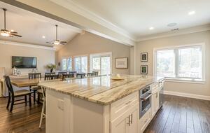 Water's Edge Lake House - Gainesville, Georgia