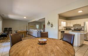 Water's Edge Lake House - Gainesville, Georgia