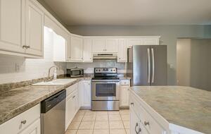 Water's Edge Lake House - Gainesville, Georgia