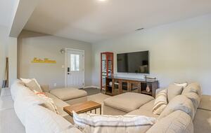 Water's Edge Lake House - Gainesville, Georgia