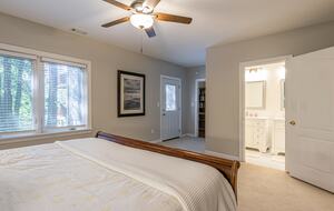 Water's Edge Lake House - Gainesville, Georgia