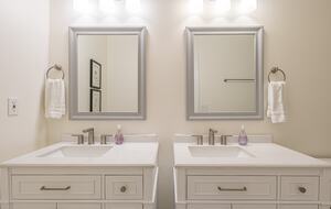 Water's Edge Lake House - Gainesville, Georgia