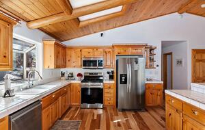 Sky Pine Retreat - Big Bear Lake, California