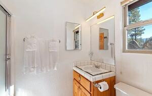 Sky Pine Retreat - Big Bear Lake, California