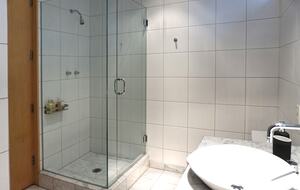 Idyllic Vancouver Retreat - Vancouver, Canada