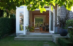 Idyllic Vancouver Retreat - Vancouver, Canada