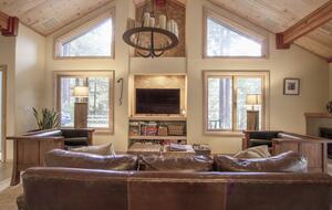 Wine Country Luxury in the Redwoods w/ Hot Tub and Fire Pit - Cazadero, California