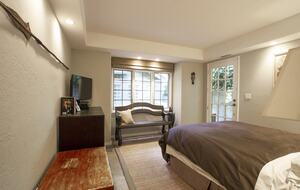 Wine Country Luxury in the Redwoods w/ Hot Tub and Fire Pit - Cazadero, California