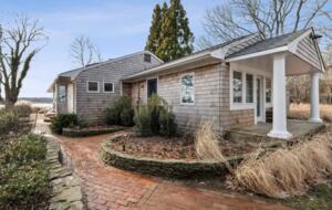 East Hampton Waterfront Cottage - East Hampton, New York