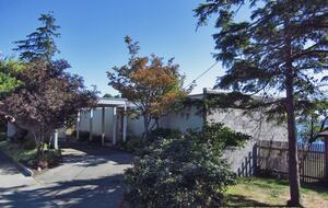 Midcentury Modern Dream Over Port Townsend - Port Townsend, Washington