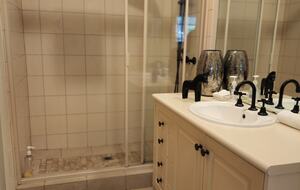 The Grand Lodge | Fernglen Forest Retreat - Mount Dandenong, Australia