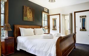 The Grand Lodge | Fernglen Forest Retreat - Mount Dandenong, Australia