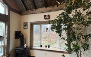 Scenic Catskills Escape: Charming House Amidst Nature’s Beauty - Saugerties, New York