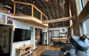 Scenic Catskills Escape: Charming House Amidst Nature’s Beauty - Saugerties, New York