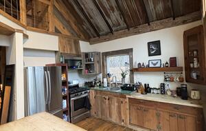 Scenic Catskills Escape: Charming House Amidst Nature’s Beauty - Saugerties, New York