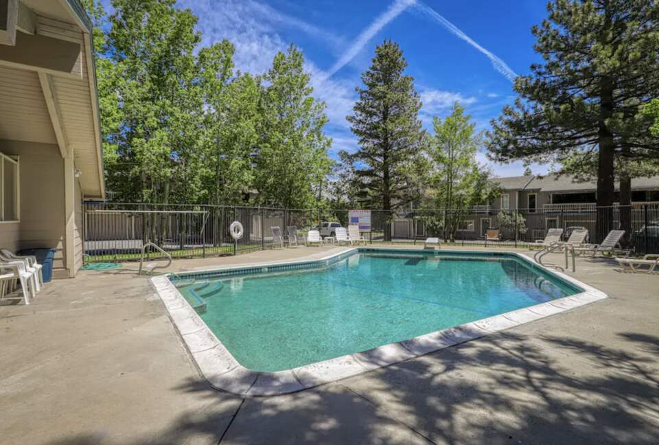 Mammoth Lakes Chateau Villa - Mammoth Lakes, California