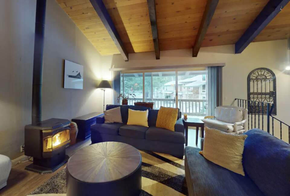 Mammoth Lakes Chateau Villa - Mammoth Lakes, California
