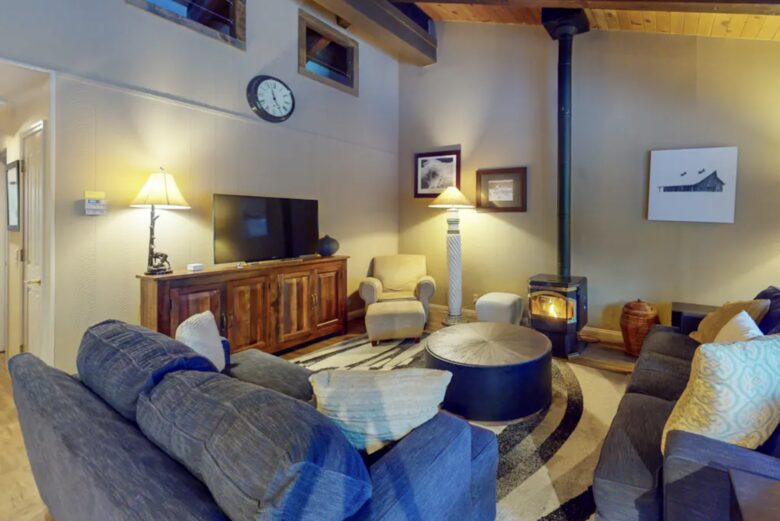 Mammoth Lakes Chateau Villa - Mammoth Lakes, California