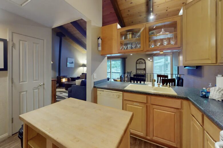 Mammoth Lakes Chateau Villa - Mammoth Lakes, California