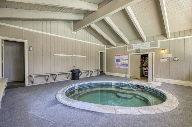 Mammoth Lakes Chateau Villa - Mammoth Lakes, California