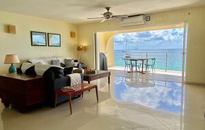 2 bedroom Beachfront Luxury Condo - Simpson Bay, Sint Maarten (Dutch part)