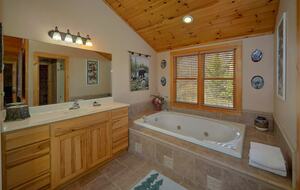 Sweet Mountain Air - Sevierville, Tennessee