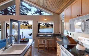 Friday Harbor Waterfront Cabin - Friday Harbor, Washington