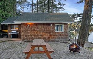 Friday Harbor Waterfront Cabin - Friday Harbor, Washington