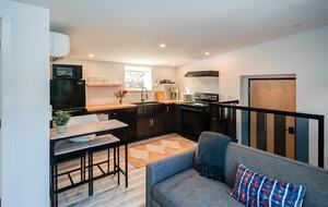 New modern Stowe Village Villa - Stowe, Vermont