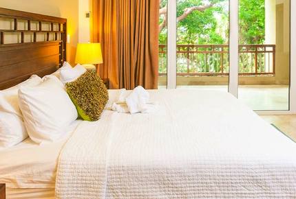 Western Caribbean, Roatan West Bay Beach 3 Bedroom Residence - West Bay Beach, Honduras