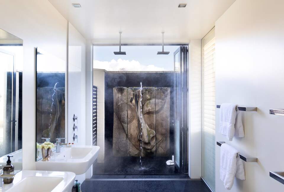 The Pinnacle of Privacy and Adventure - Queenstown, New Zealand