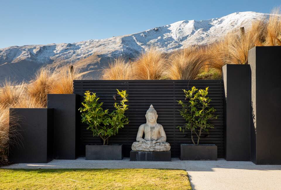 The Pinnacle of Privacy and Adventure - Queenstown, New Zealand