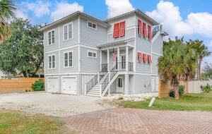 Love and Luck Tybee Island Retreat - Tybee Island, Georgia