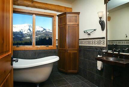 Bridger Vista Lodge - view ski slopes at Bridger Bowl - Bozeman, Montana