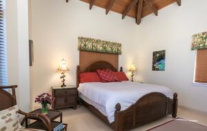 Master bedroom with King Bed