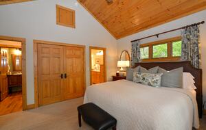 Upstairs King Master Bedroom