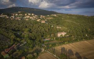 Palazzo Grande (R) - Corciano (Umbria), Italy